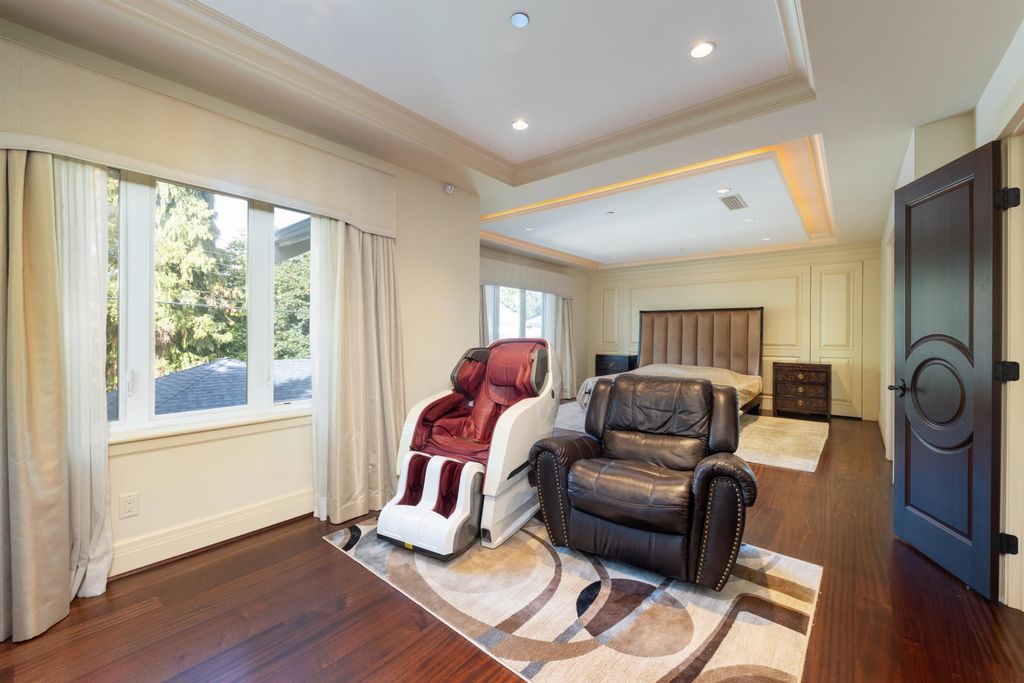 listing image 1106912492579182607