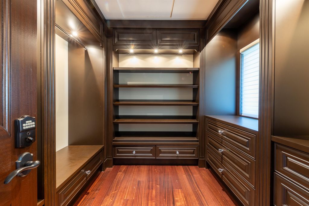 listing image 1104257670697607508