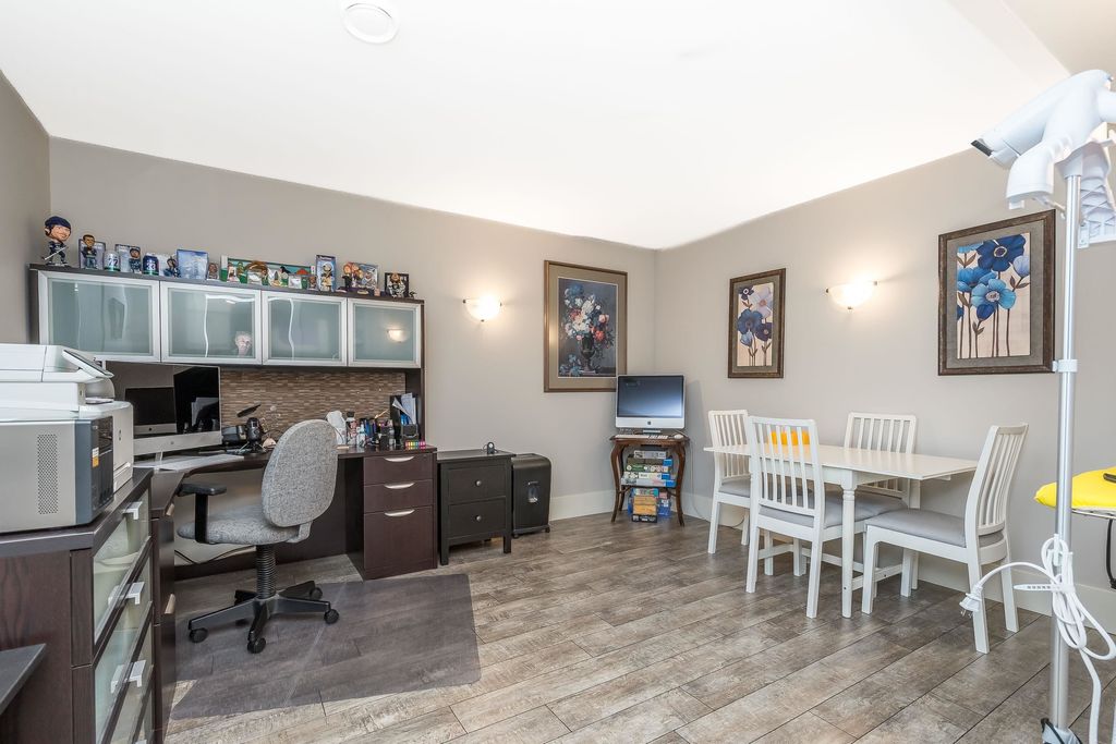 listing image 1109915379255747719