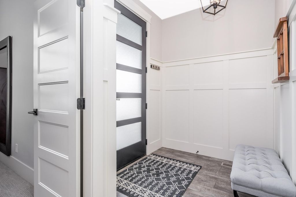 listing image 1103034538365922469