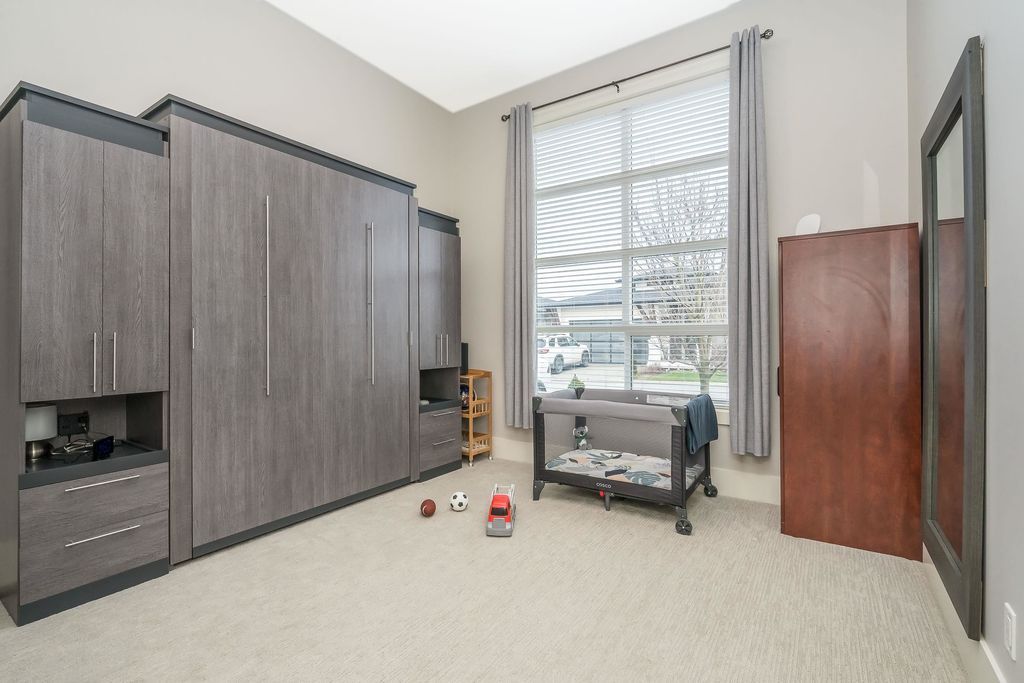 listing image 1100837788469766239