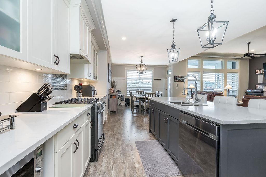 listing image 1101871303454651354