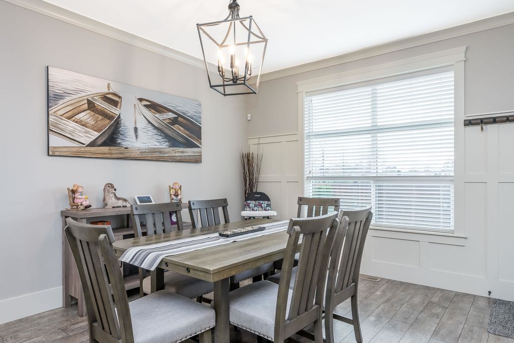 listing image 1107478429339547841
