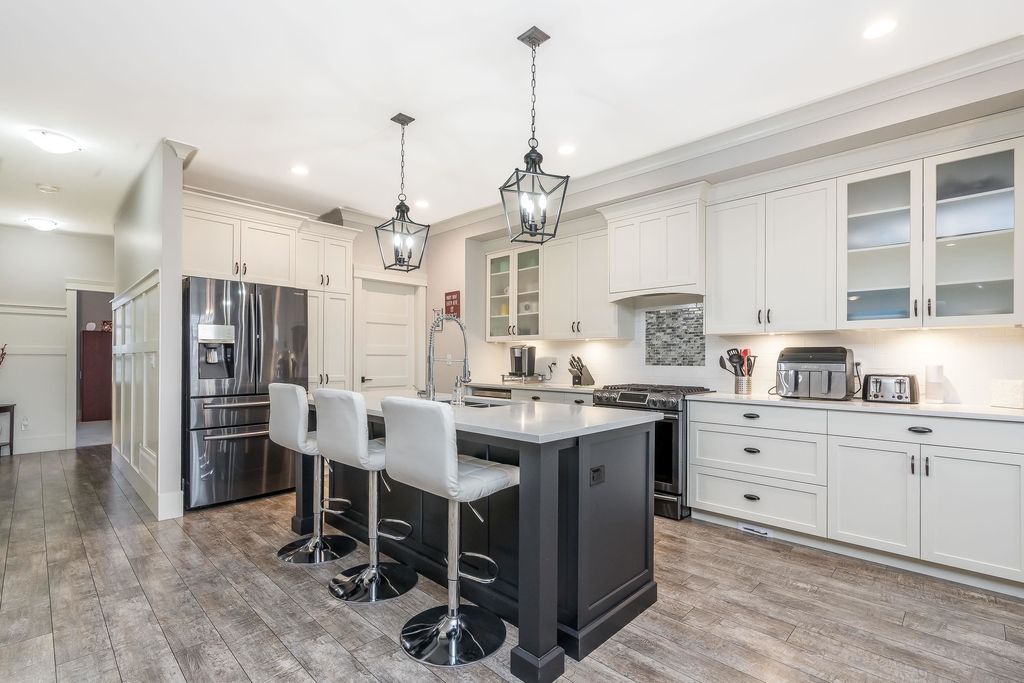 listing image 1104932610474717830