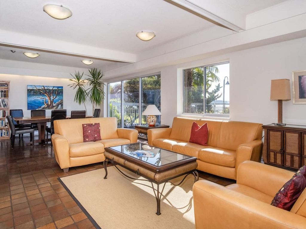 listing image 1103057385412826098