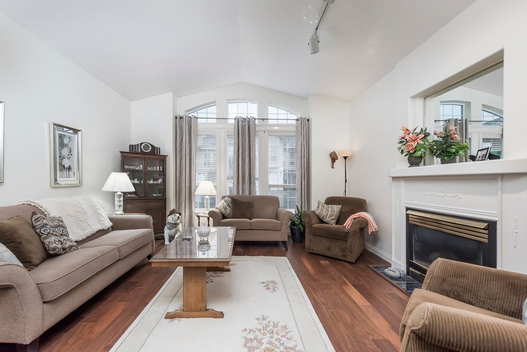 listing image 1101570169786391879