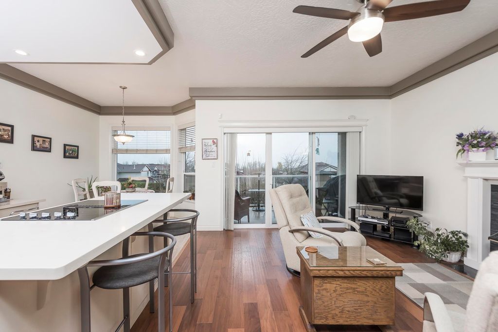 listing image 1103213601271090208