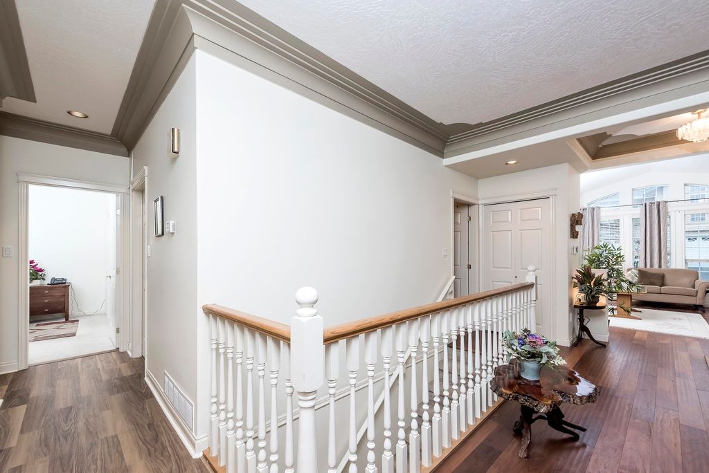 listing image 1100326667280369311