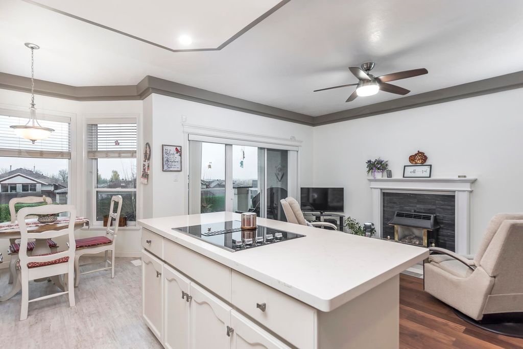 listing image 1103210100665578468