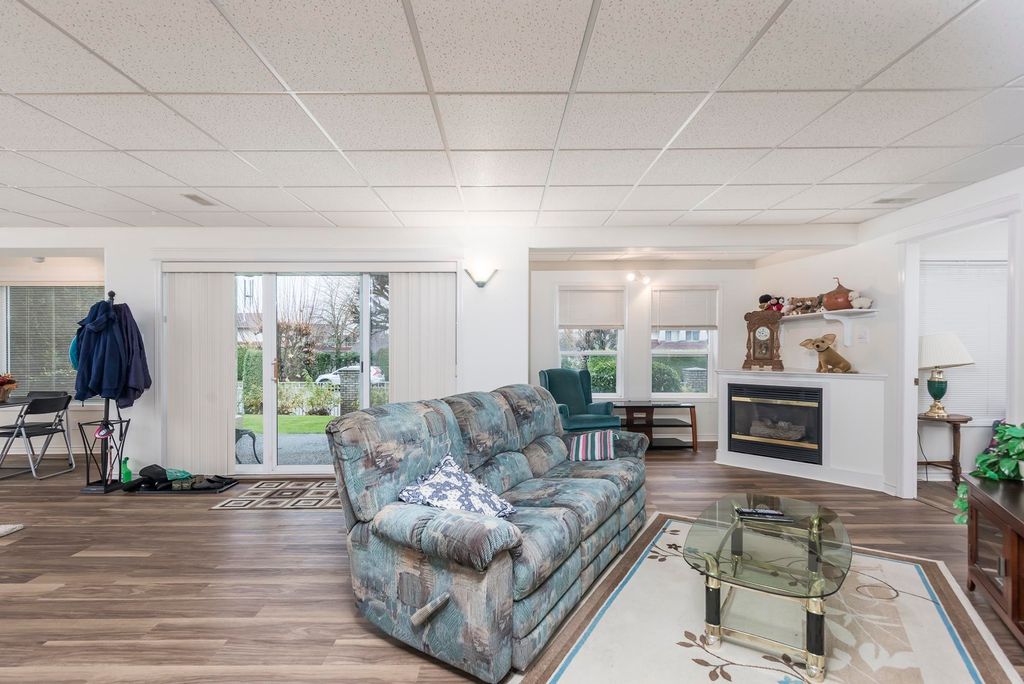 listing image 1107483508942052923