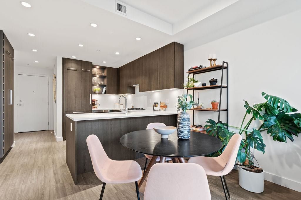 listing image 1104799492104546092