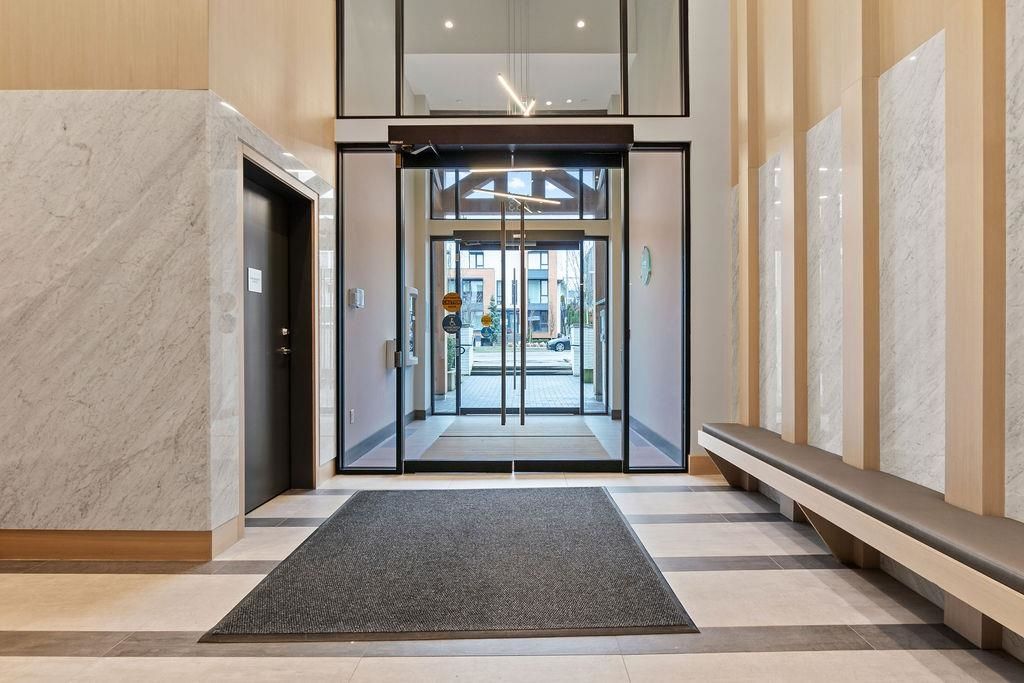 listing image 1102735722763772293