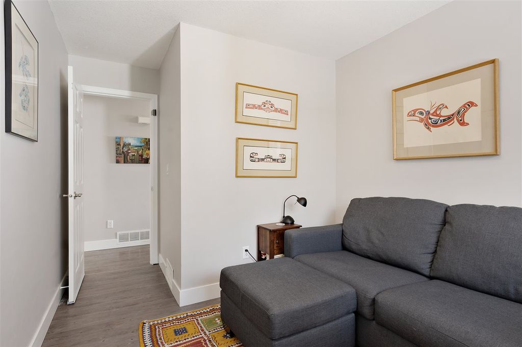 listing image 1100580080516770783