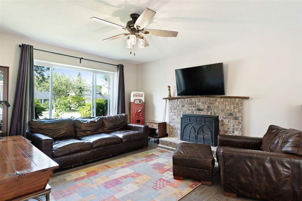 listing image 1103447245500860247