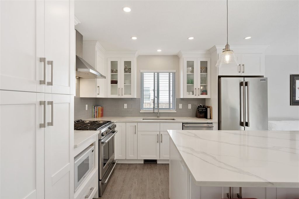 listing image 1108004964996292673