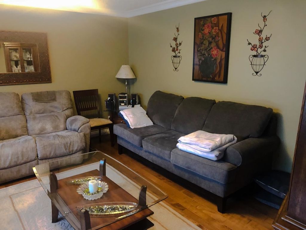 listing image 1106829853736250104