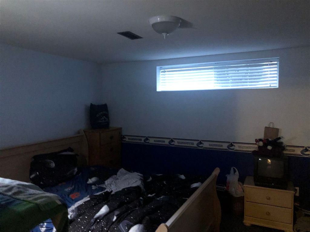 listing image 1106134191463189566