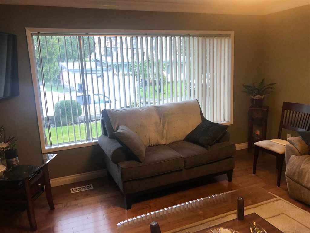 listing image 1102200627415073776