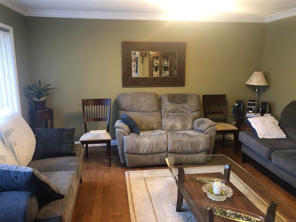 listing image 1104355542251753171