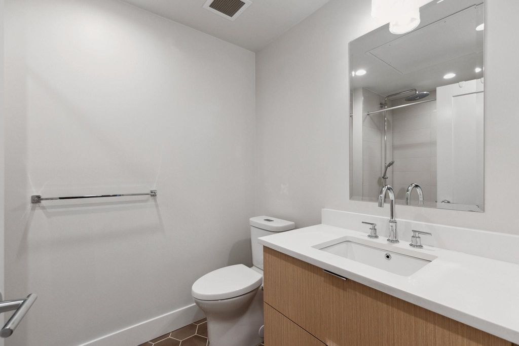listing image 1104724021564163736