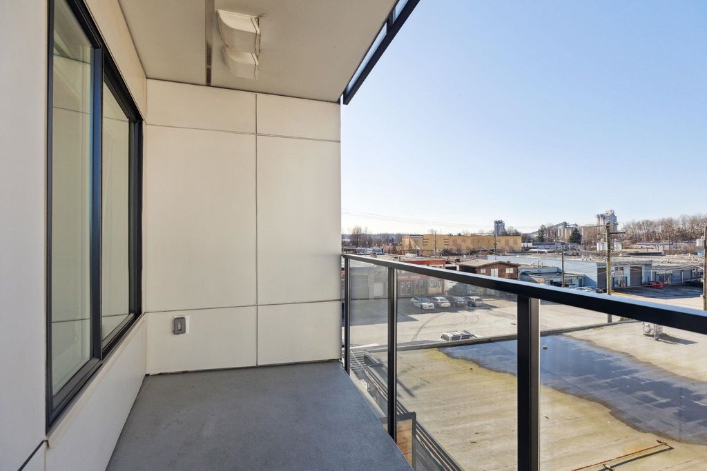 listing image 1100379712181664514