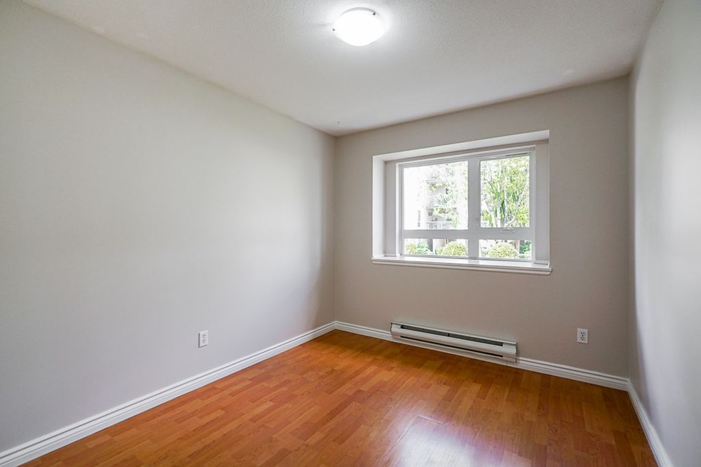 listing image 1102806344070830974