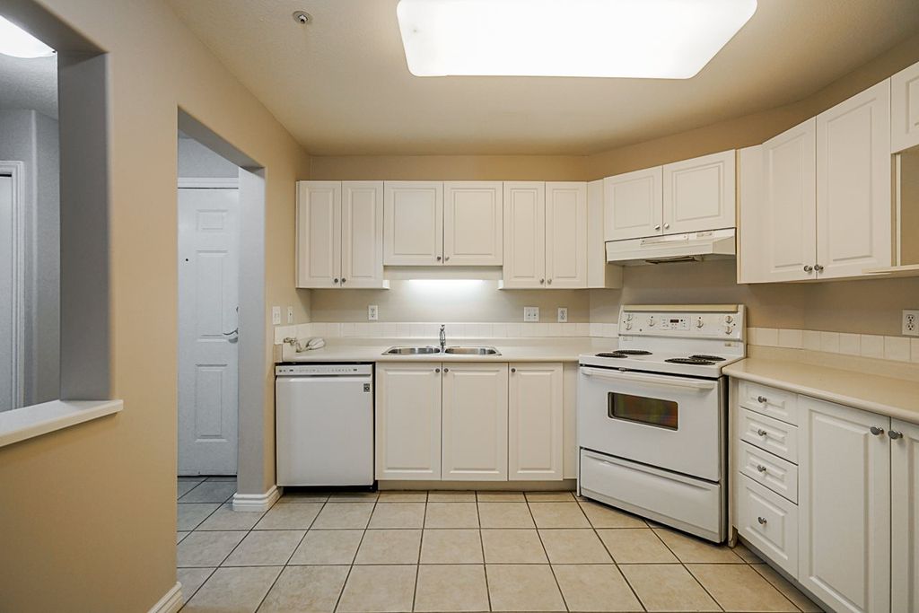 listing image 1105768153484535170