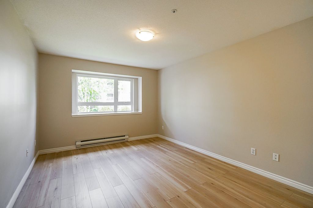 listing image 1100015335356389891