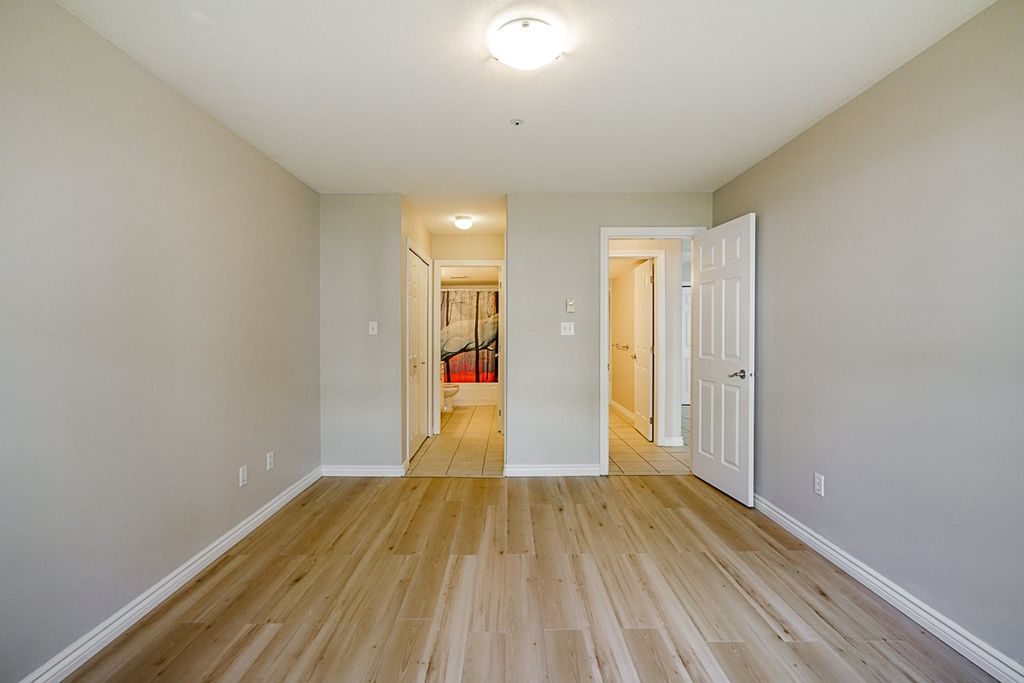 listing image 1101941567565633728