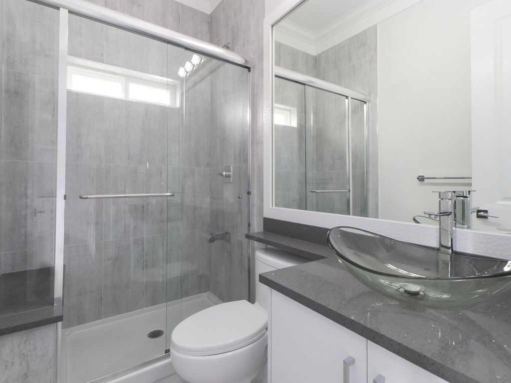 listing image 1100932951172362181