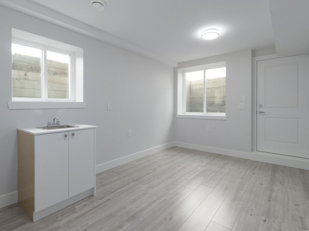 listing image 1102996899567578165