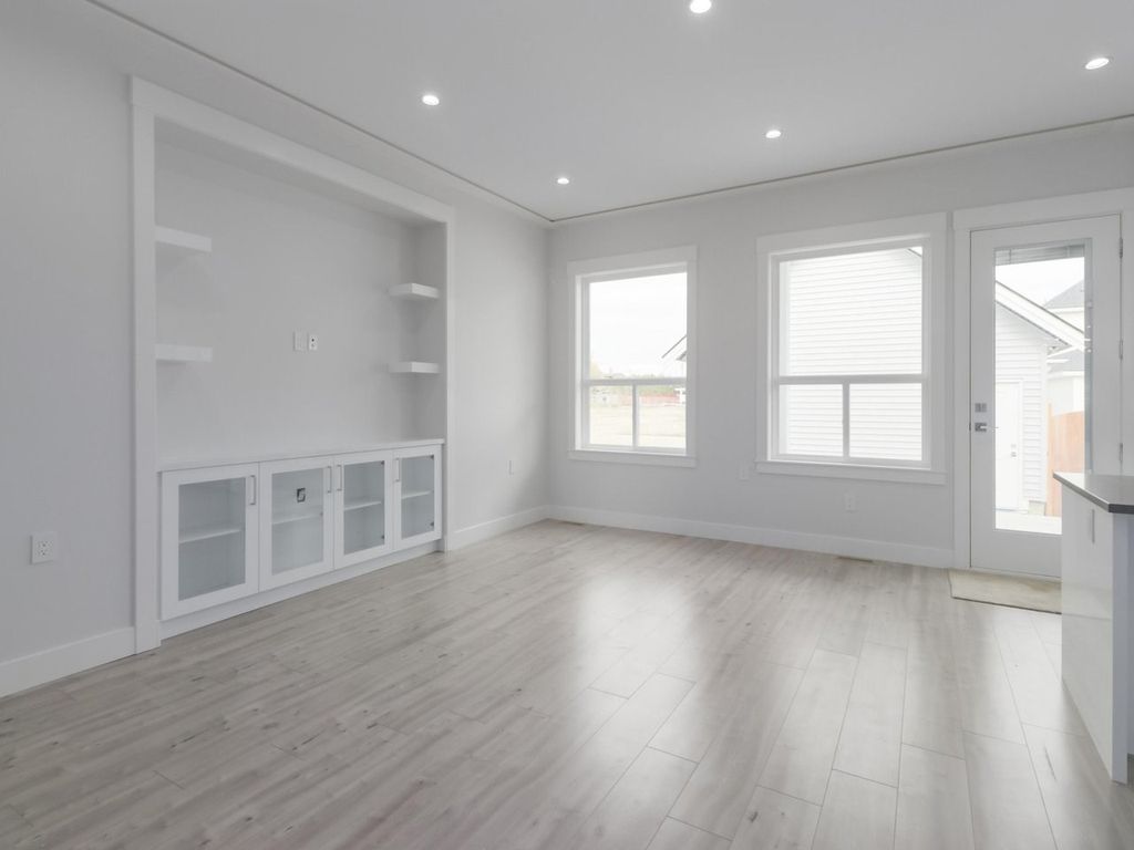 listing image 1107450510408555609