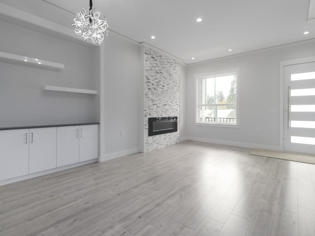 listing image 1106478906787552891