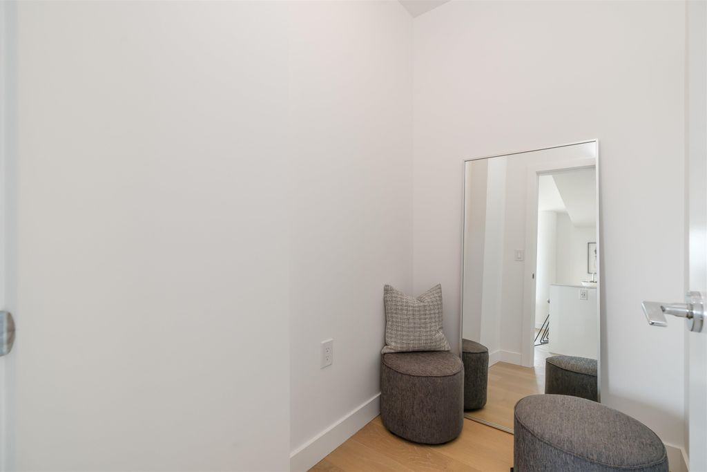 listing image 1107381085849432034
