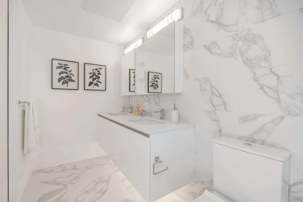 listing image 1104645028284935870