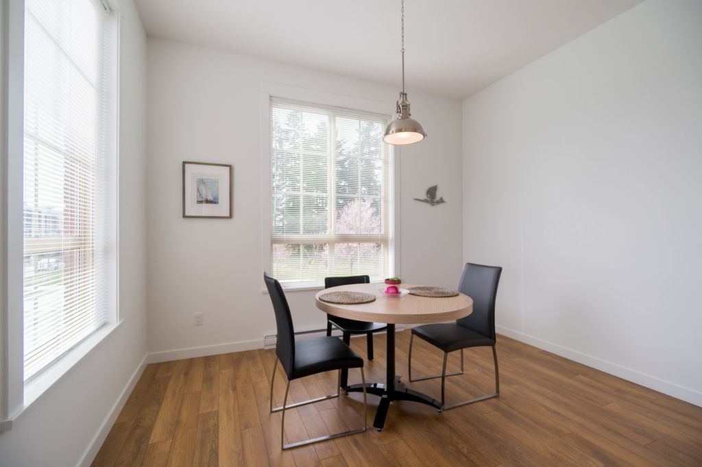 listing image 1100096348591256502