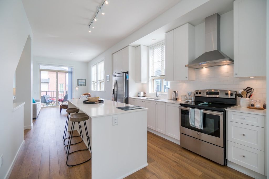 listing image 1106677801189910965