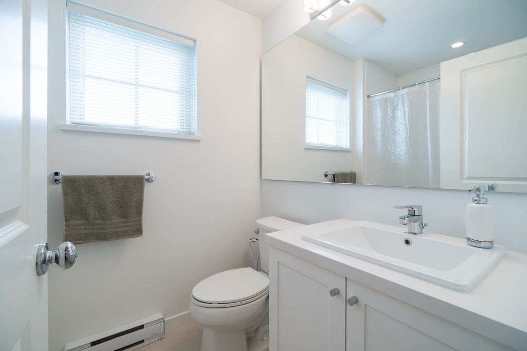 listing image 1108221165084978585