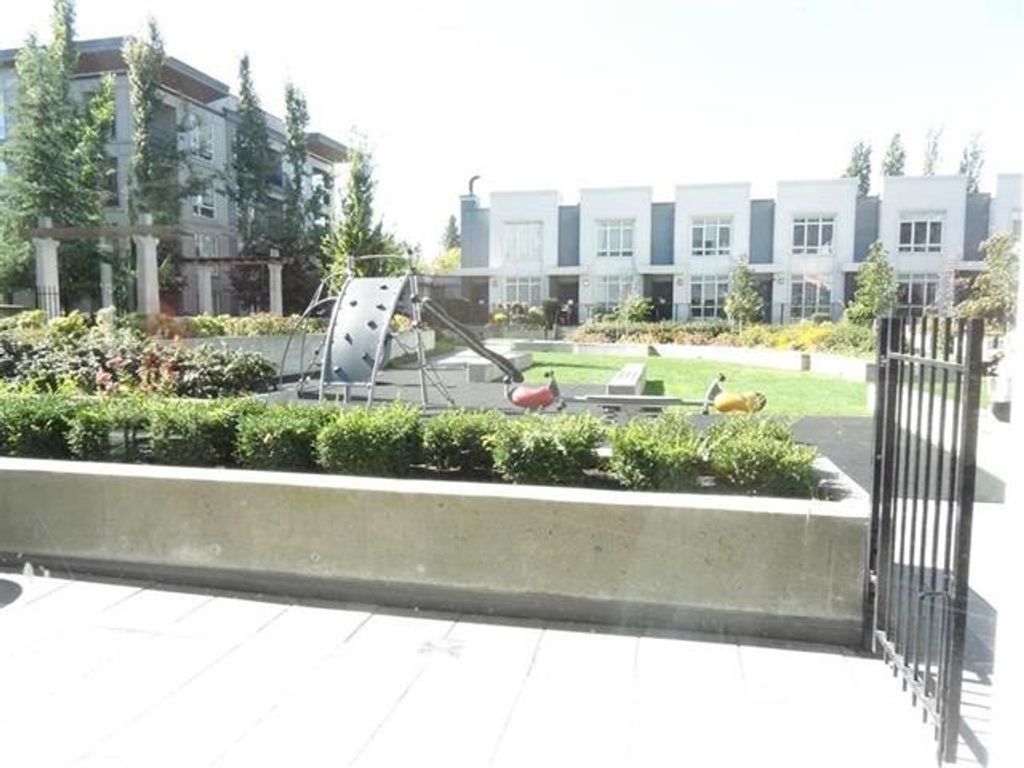 listing image 1106160908244357326