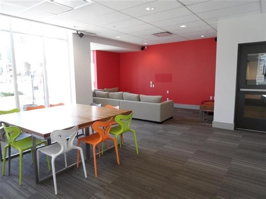 listing image 1108264175771353335