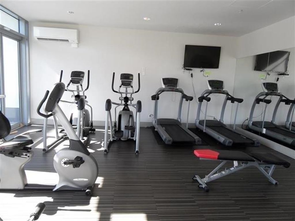 listing image 1102085116239561191