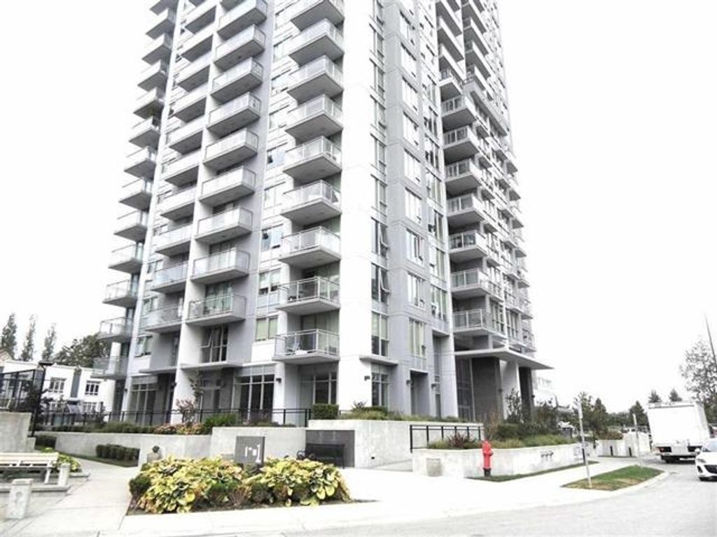 listing image 1103083094391302350
