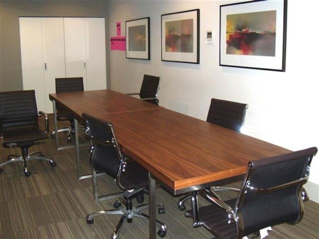 listing image 1100430701440383358