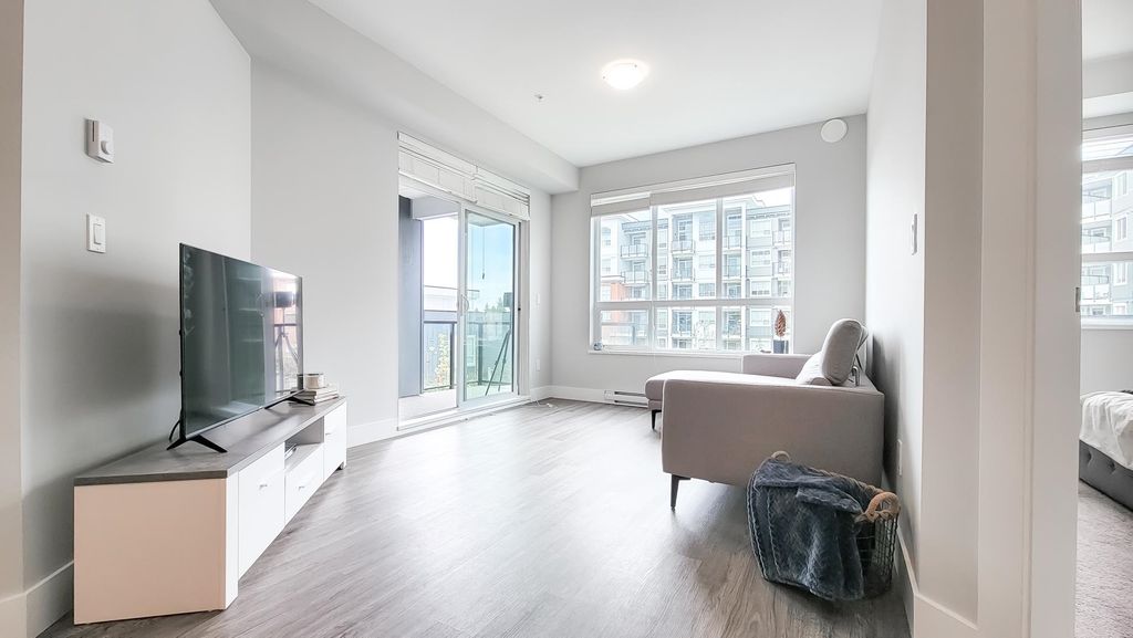 listing image 1101943916098477565