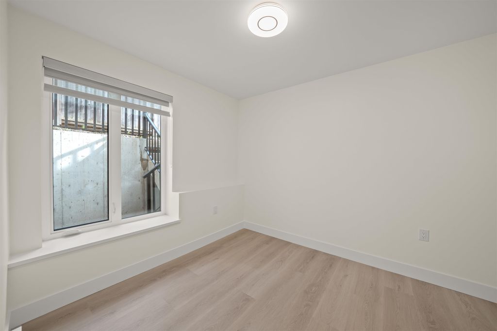 listing image 1106941636668184410