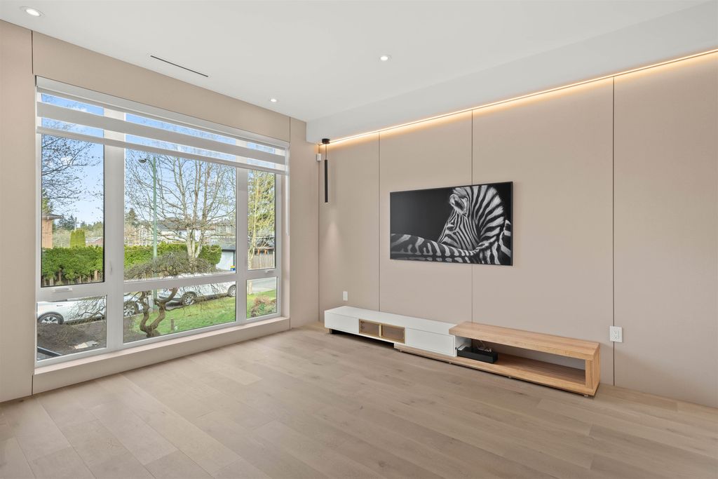 listing image 1109377324364234164