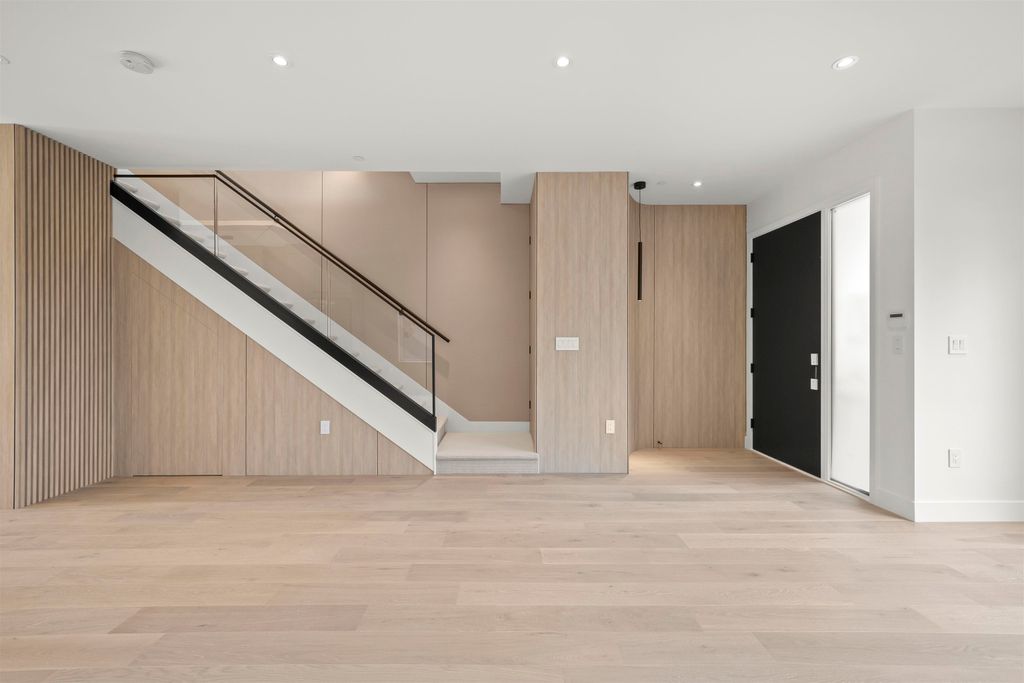 listing image 1103947467633428657