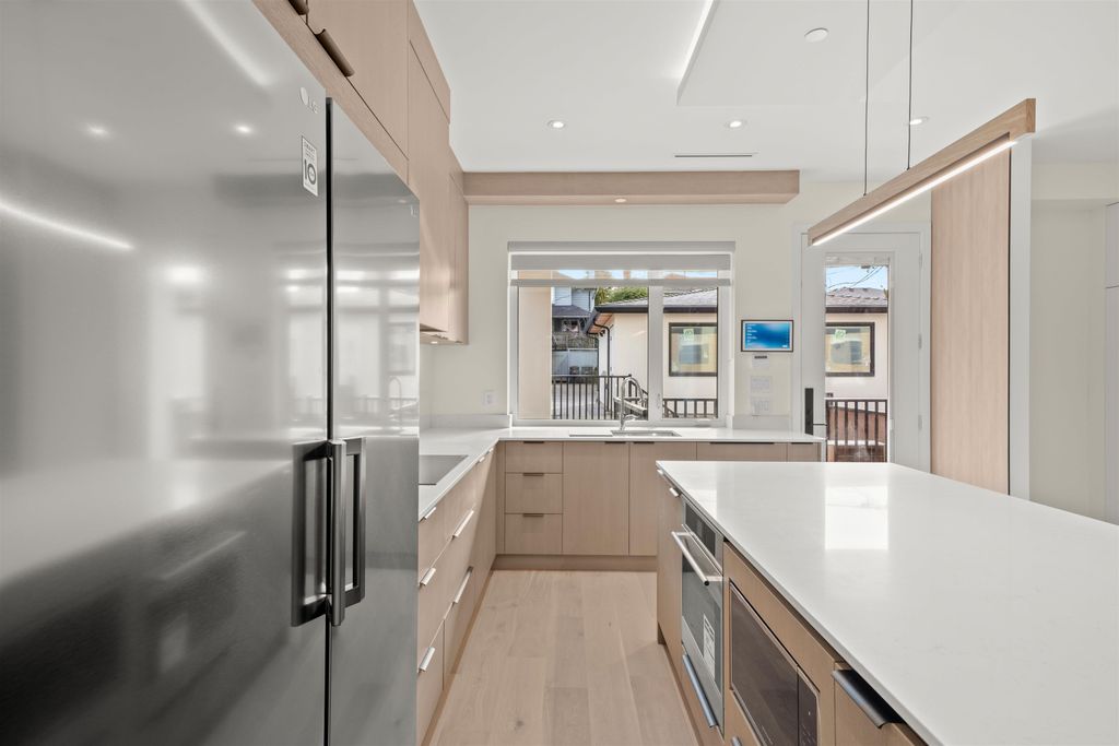 listing image 1106168932242756190