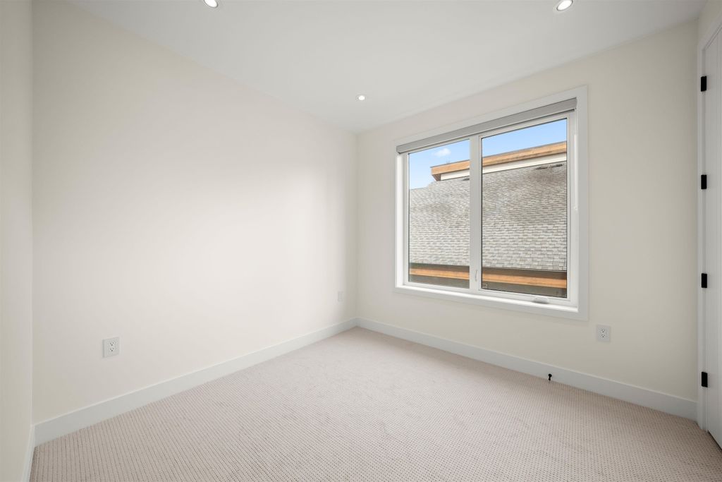 listing image 1106544420074430878