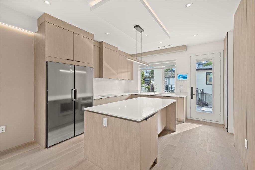 listing image 1104524489139356912